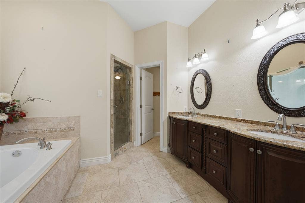 7811 Angelina Drive, Athens, TX 75752 Master bath facing shower and private toilet