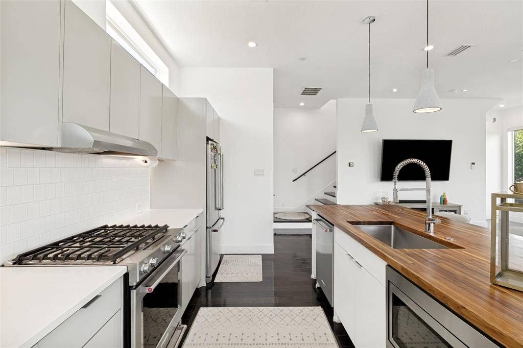 4811 Manett Street, #101, Dallas, TX 75204 4811 Manett Street, #101, Dallas, TX 75204