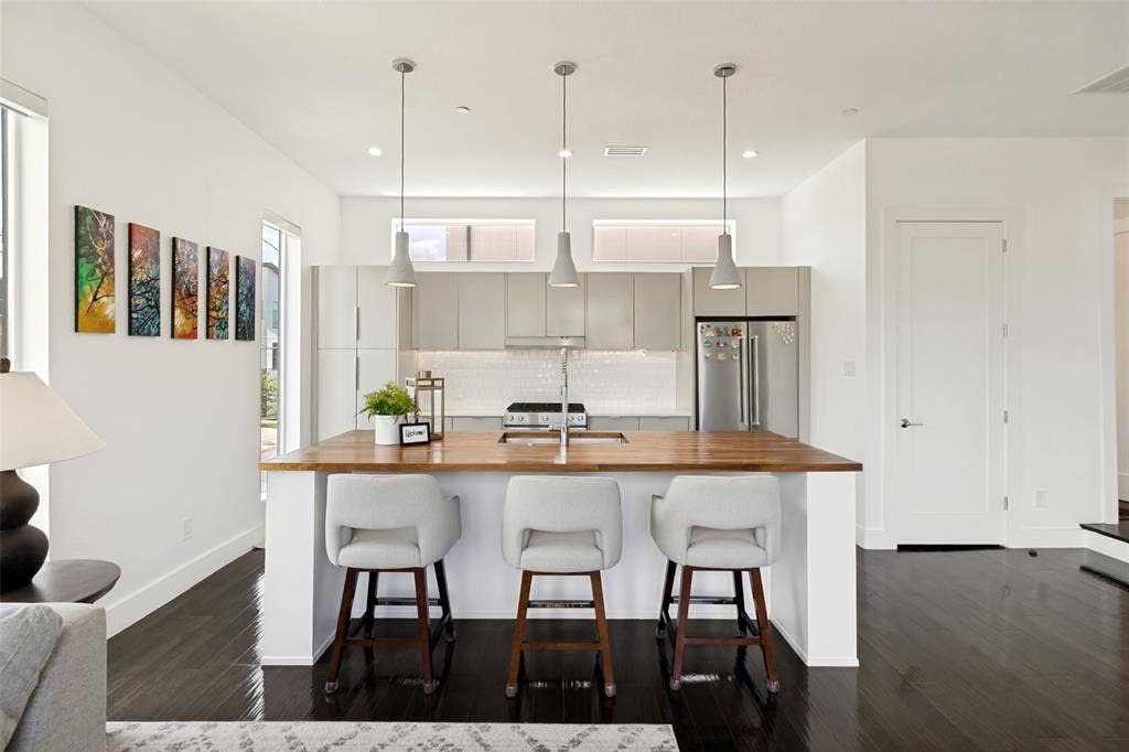 4811 Manett Street, #101, Dallas, TX 75204 4811 Manett Street, #101, Dallas, TX 75204