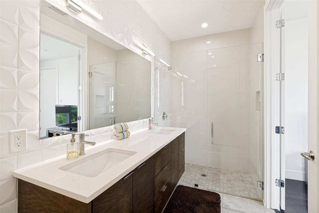 4811 Manett Street, #101, Dallas, TX 75204 4811 Manett Street, #101, Dallas, TX 75204