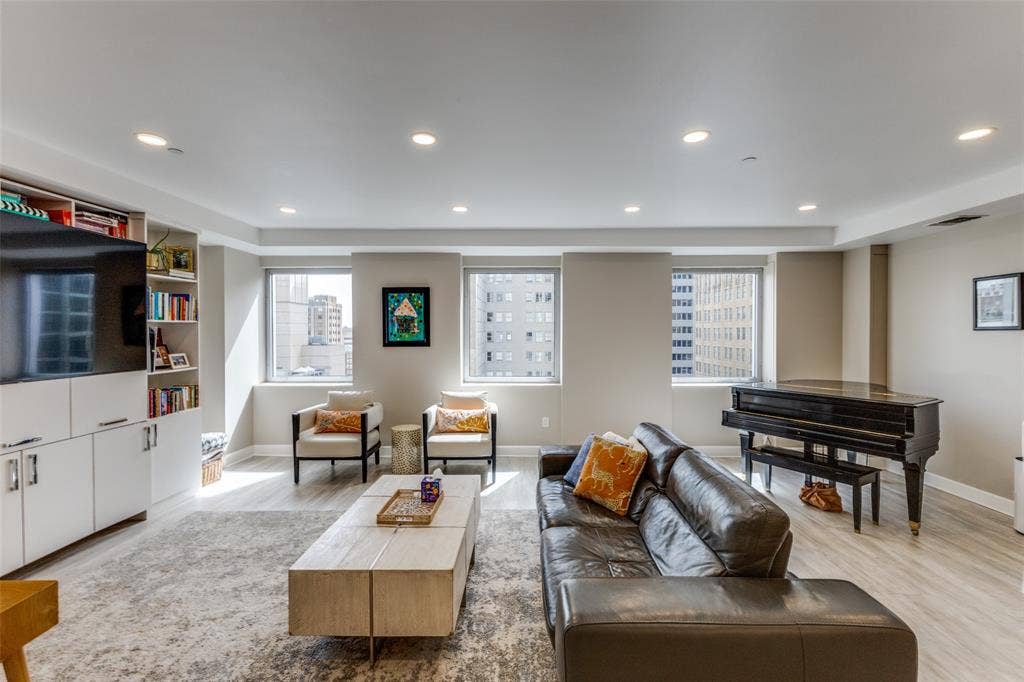 1505 Elm Street, #1101, Dallas, TX 75201