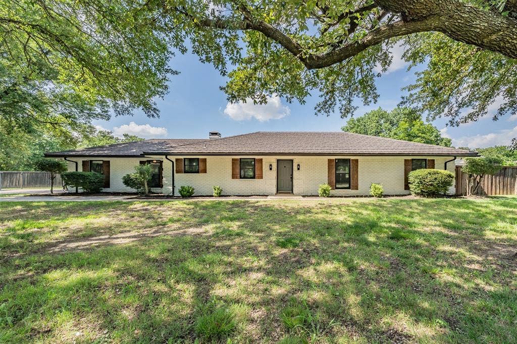 224 Bob White Trail, Burleson, TX 76028 224 Bob White Trail, Burleson, TX 76028