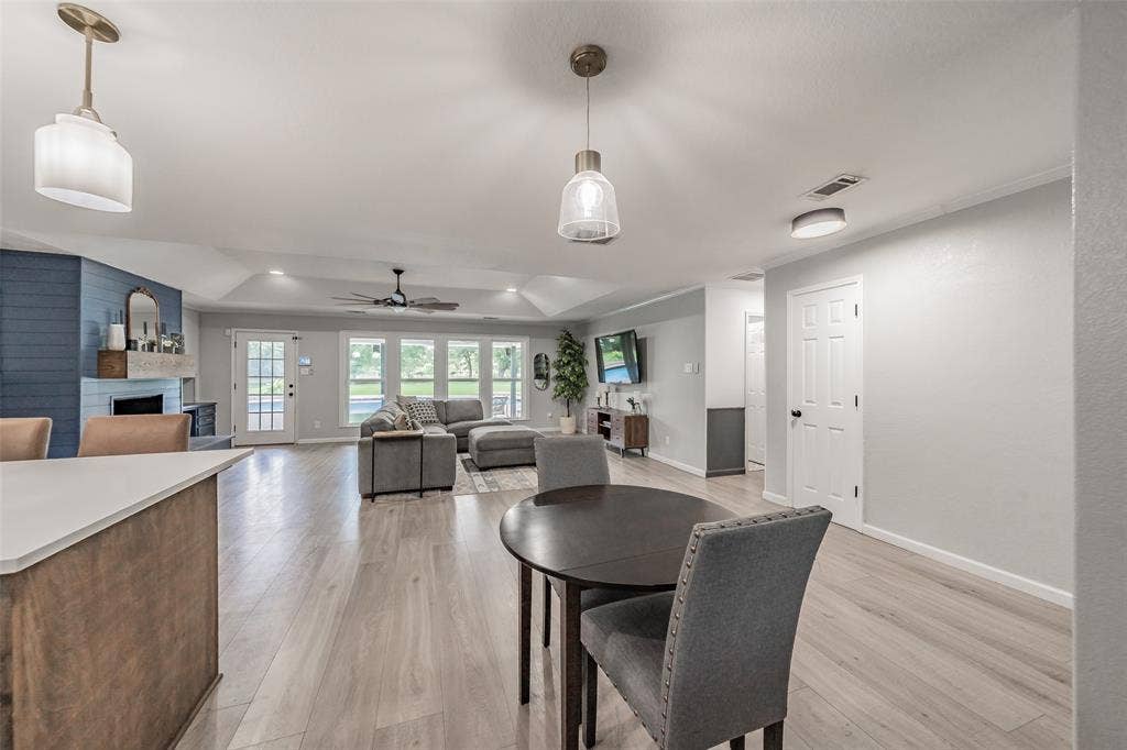 224 Bob White Trail, Burleson, TX 76028 224 Bob White Trail, Burleson, TX 76028