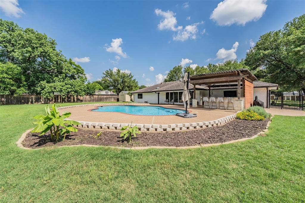 224 Bob White Trail, Burleson, TX 76028 224 Bob White Trail, Burleson, TX 76028