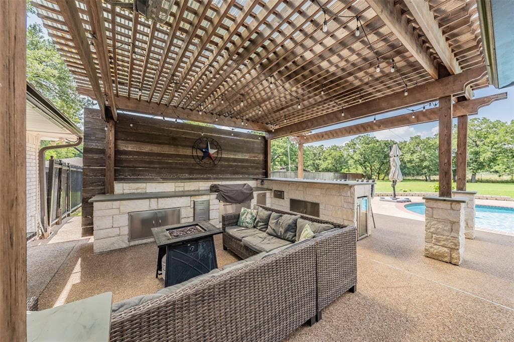 224 Bob White Trail, Burleson, TX 76028 224 Bob White Trail, Burleson, TX 76028