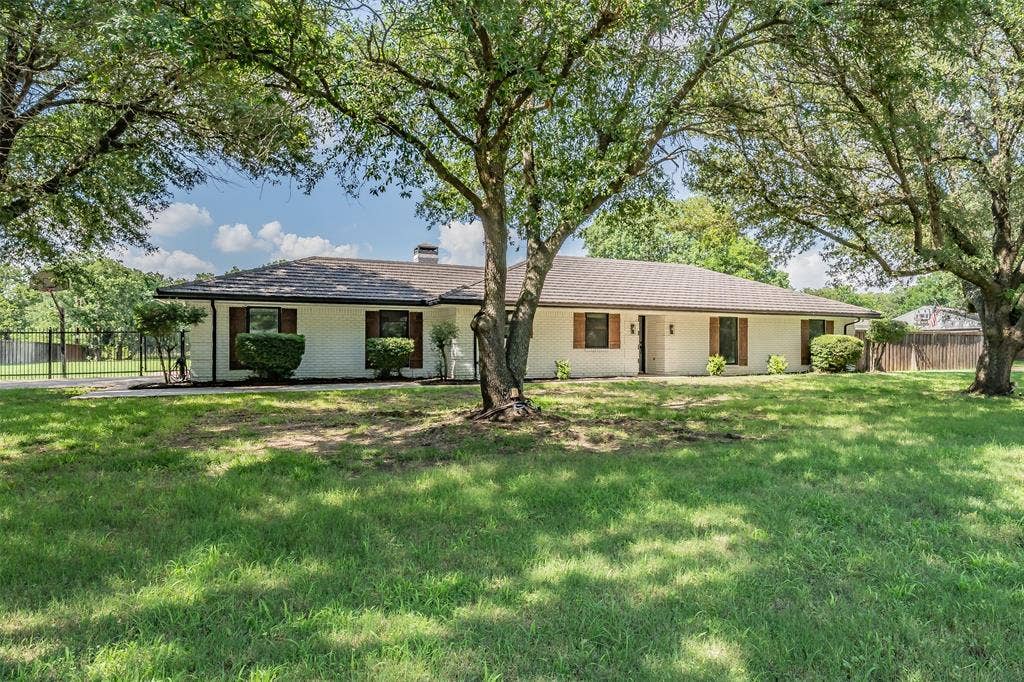224 Bob White Trail, Burleson, TX 76028 224 Bob White Trail, Burleson, TX 76028