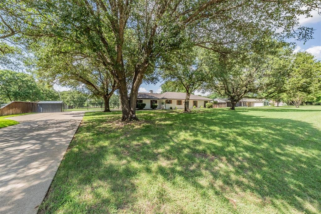224 Bob White Trail, Burleson, TX 76028 224 Bob White Trail, Burleson, TX 76028