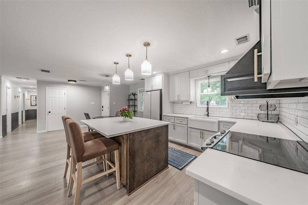 224 Bob White Trail, Burleson, TX 76028 224 Bob White Trail, Burleson, TX 76028