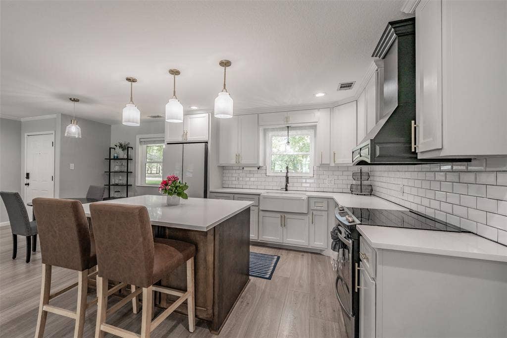 224 Bob White Trail, Burleson, TX 76028 224 Bob White Trail, Burleson, TX 76028