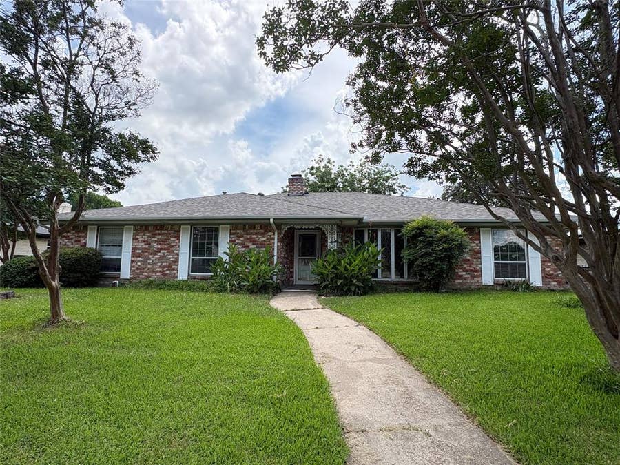 Property photo for 2916 Robin Road, Plano, TX