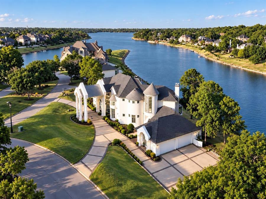 Property photo for 656 Timbercrest Circle, Highland Village, TX