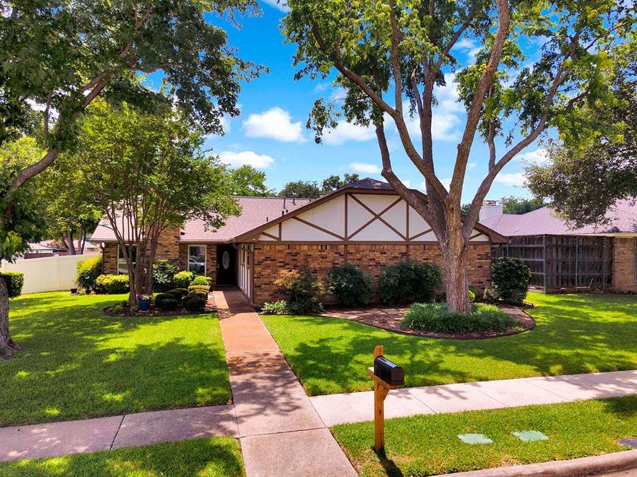 Property photo for 1600 Hearthstone Drive, Plano, TX