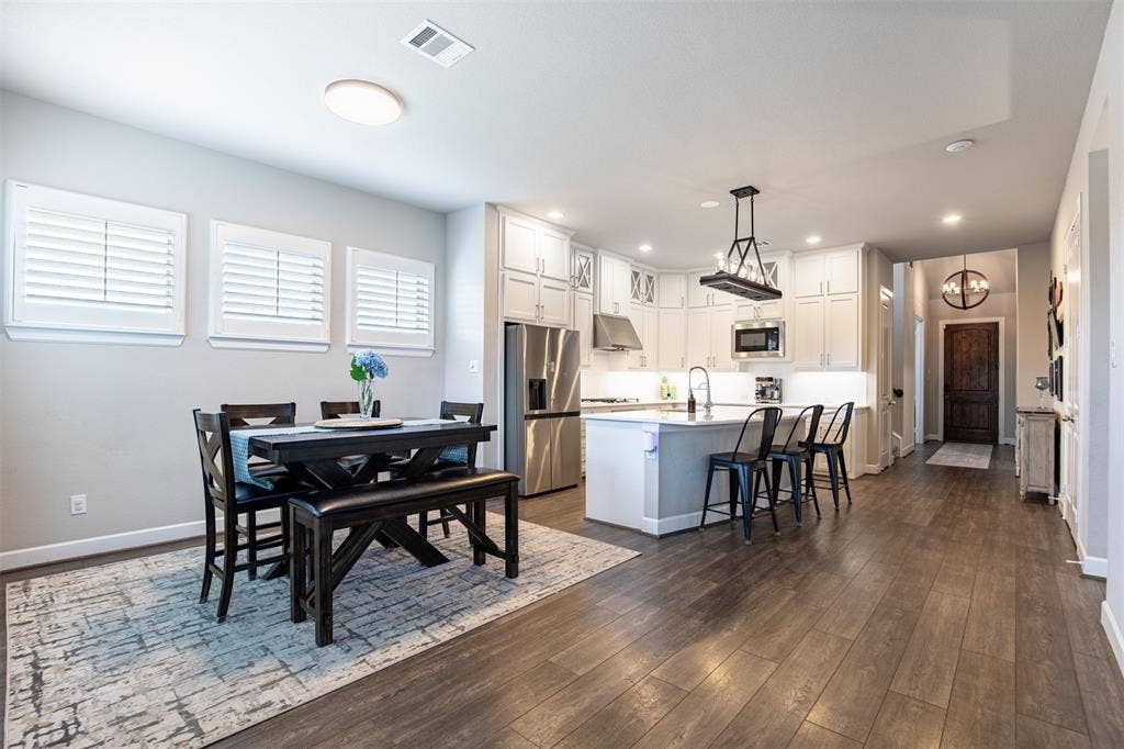 721 Matchbox Street, Argyle, TX 76226 Open concept living.