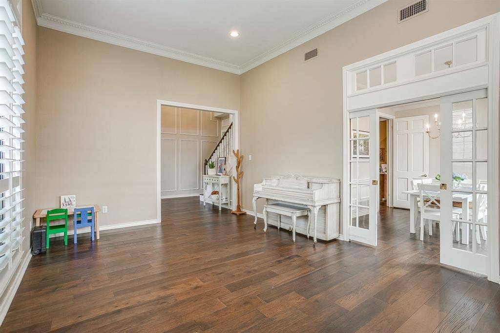 4624 Reunion Drive, Plano, TX 75024 Formal living area or flex space leading into the formal dining room