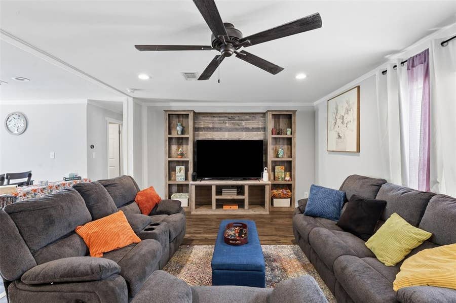 Property photo for 6026 Lake Granbury Trail, Granbury, TX