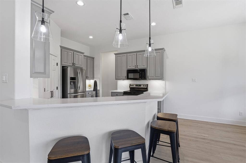 6107 Grande Cove Court, Granbury, TX 76049 6107 Grande Cove Court, Granbury, TX 76049
