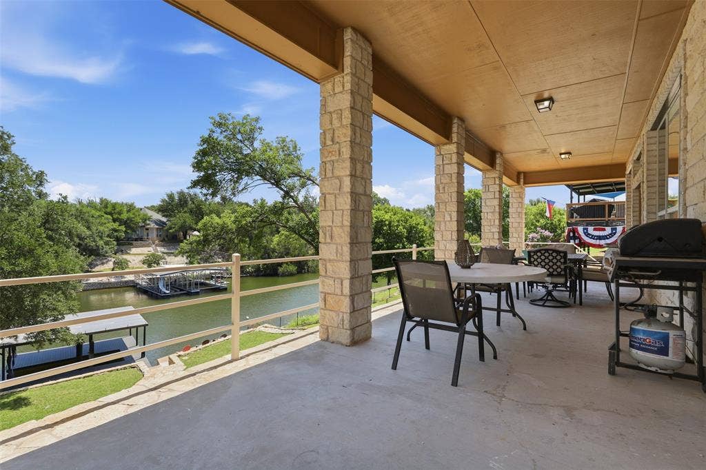 6107 Grande Cove Court, Granbury, TX 76049 Large covered patio