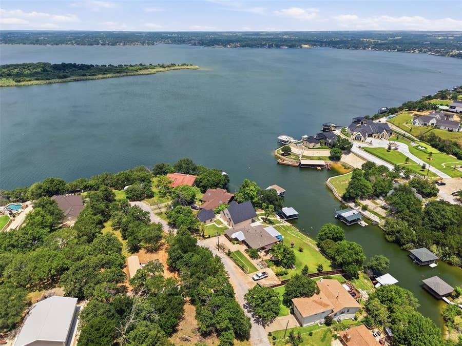 Property photo for 6107 Grande Cove Court, Granbury, TX