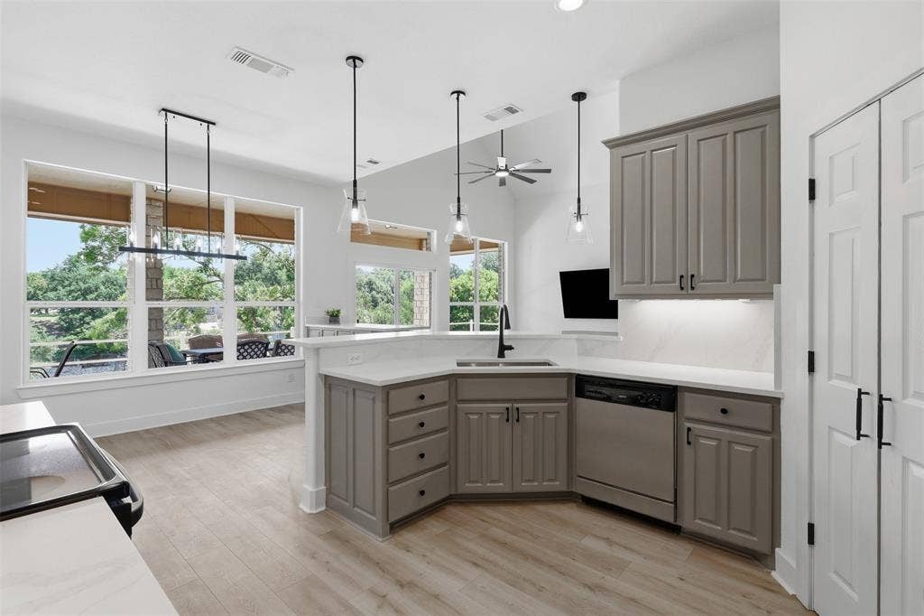 6107 Grande Cove Court, Granbury, TX 76049 6107 Grande Cove Court, Granbury, TX 76049