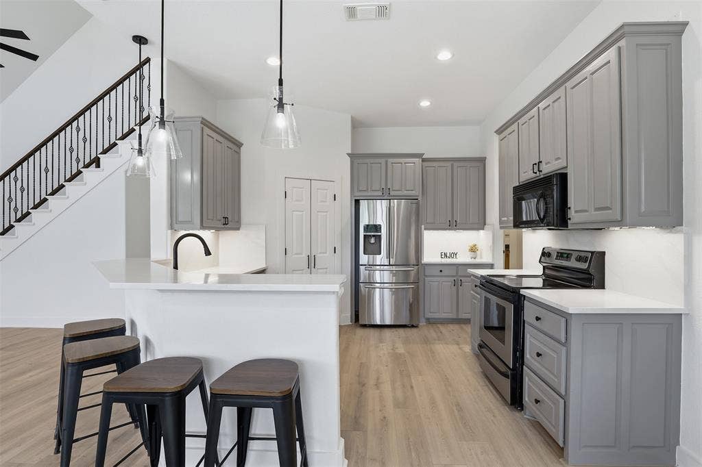6107 Grande Cove Court, Granbury, TX 76049 6107 Grande Cove Court, Granbury, TX 76049