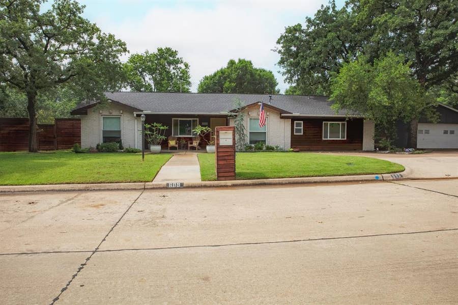 Property photo for 609 Hillside Road, Colleyville, TX