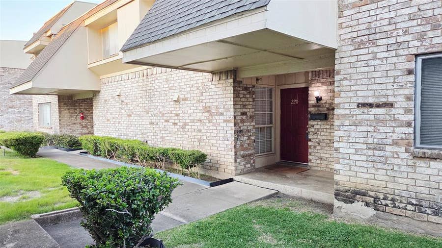 Property photo for 220 Village North Drive, Richardson, TX