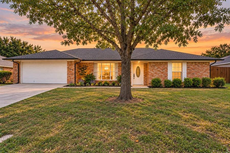 Property photo for 4314 Steeplechase Trail, Arlington, TX