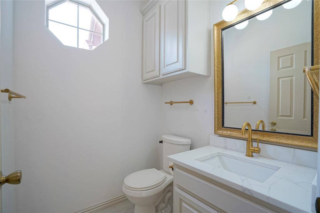 609 Trails End Court, Hurst, TX 76054 609 Trails End Court, Hurst, TX 76054
