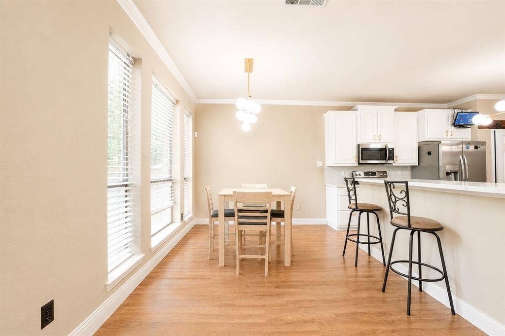 609 Trails End Court, Hurst, TX 76054 609 Trails End Court, Hurst, TX 76054