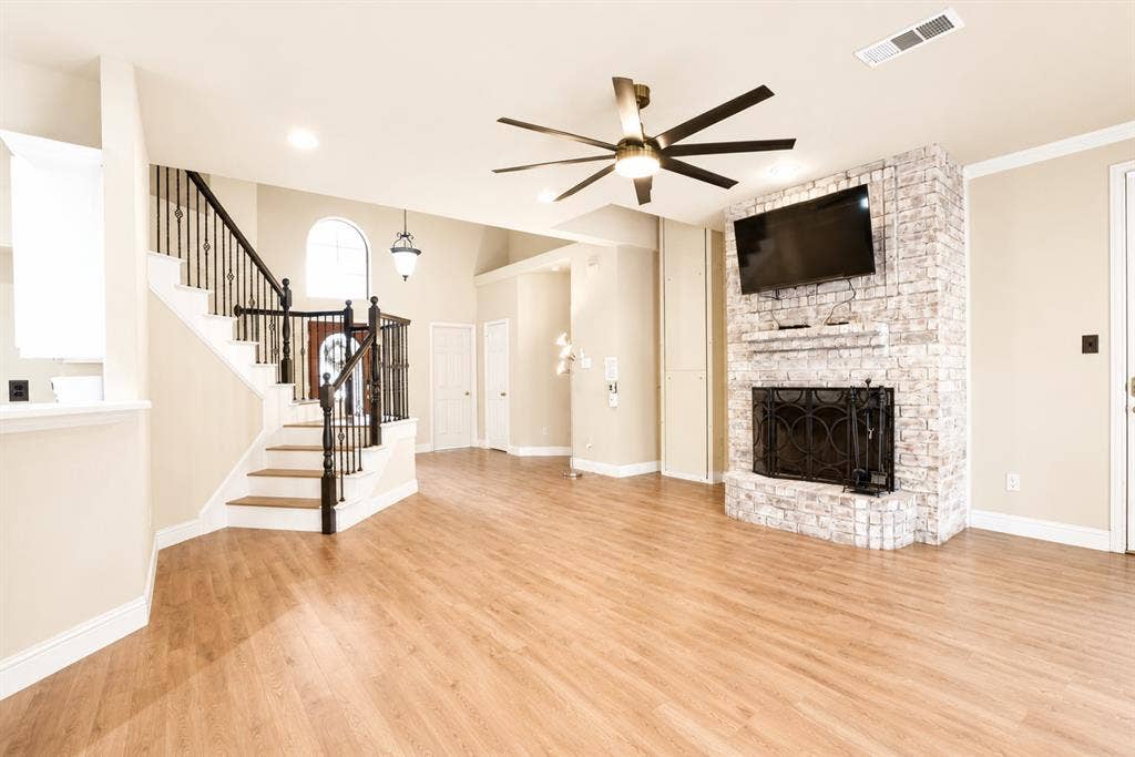 609 Trails End Court, Hurst, TX 76054 609 Trails End Court, Hurst, TX 76054