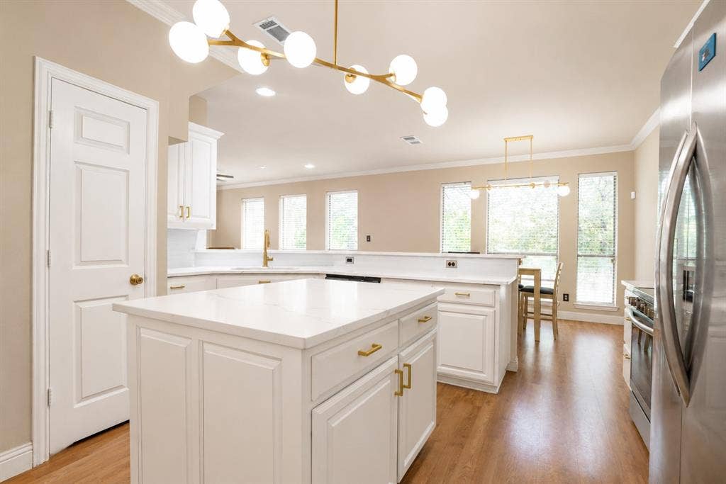 609 Trails End Court, Hurst, TX 76054 609 Trails End Court, Hurst, TX 76054