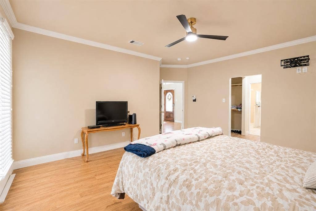 609 Trails End Court, Hurst, TX 76054 609 Trails End Court, Hurst, TX 76054
