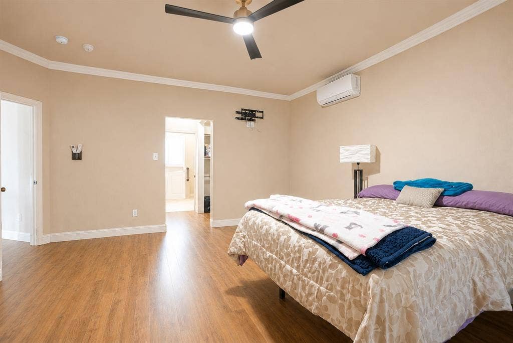 609 Trails End Court, Hurst, TX 76054 609 Trails End Court, Hurst, TX 76054
