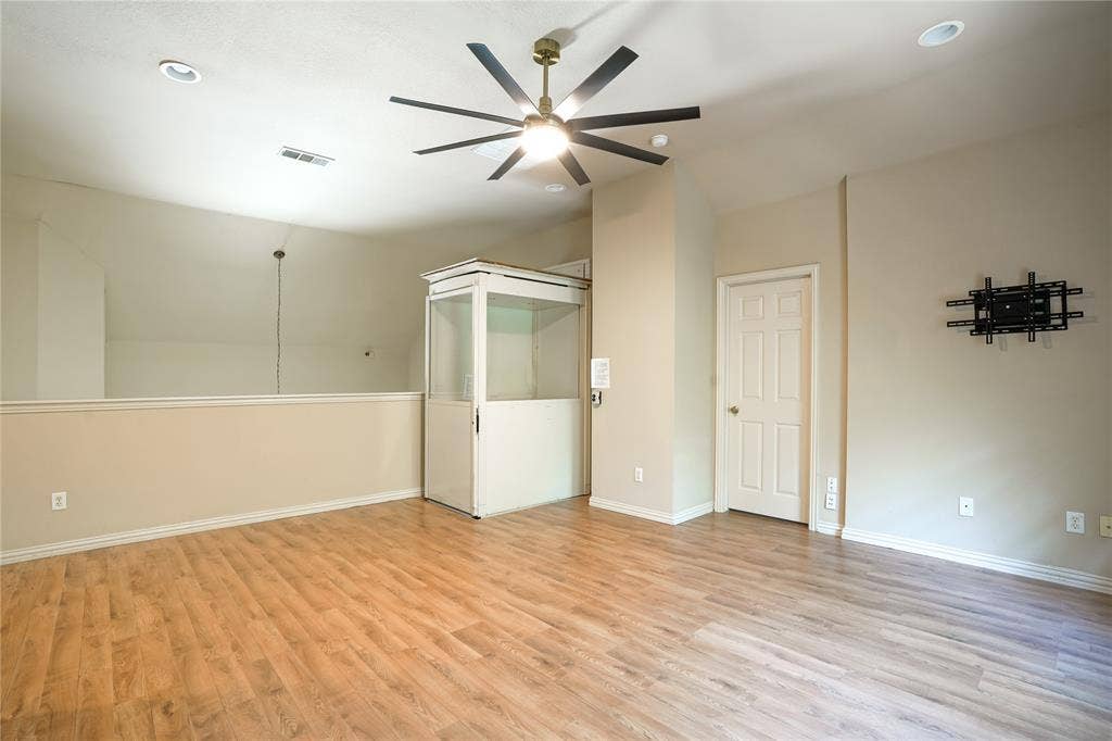 609 Trails End Court, Hurst, TX 76054 609 Trails End Court, Hurst, TX 76054