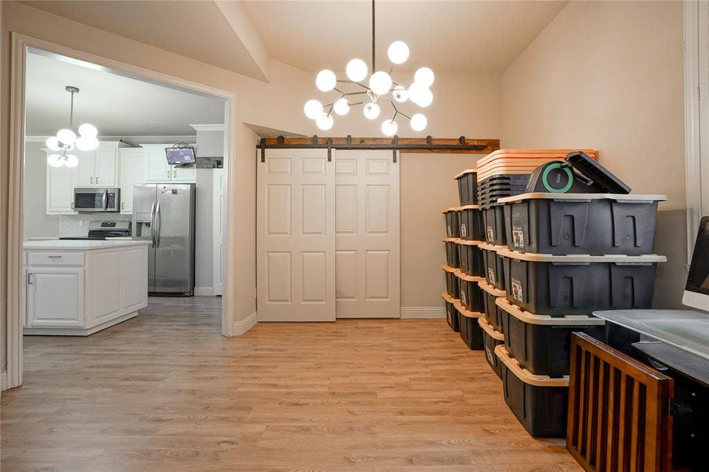 609 Trails End Court, Hurst, TX 76054 609 Trails End Court, Hurst, TX 76054
