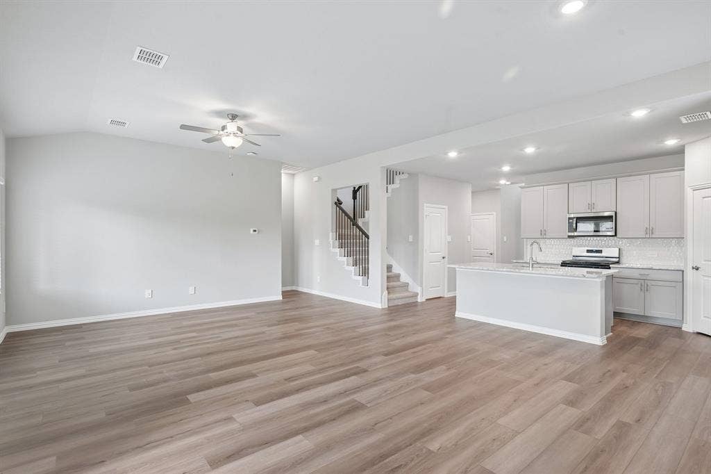 1934 Tradition Drive, Seagoville, TX 75159 Photo is not of the actual home, but is an inspirational photo of builder’s model home and may depict options, furnishings, and/or decorator features that are not included.