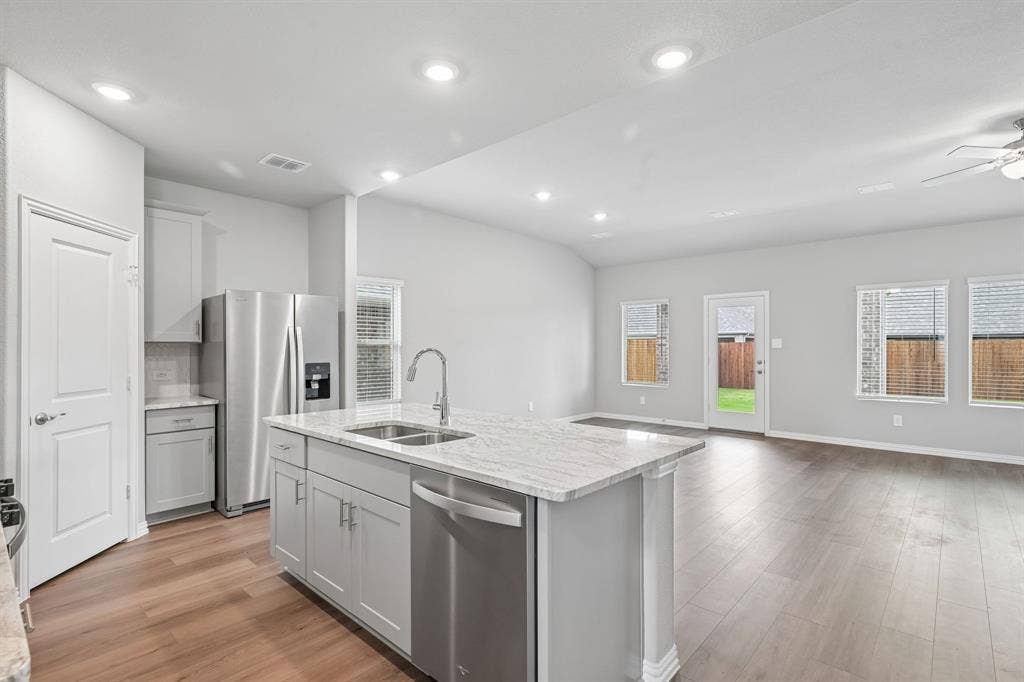 1934 Tradition Drive, Seagoville, TX 75159 Photo is not of the actual home, but is an inspirational photo of builder’s model home and may depict options, furnishings, and/or decorator features that are not included.
