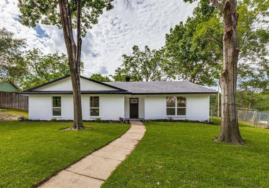 Property photo for 1701 Woodlawn Parkway, Mesquite, TX