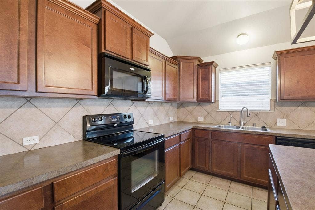 3037 Winding Meadow Trail, Princeton, TX 75407 3037 Winding Meadow Trail, Princeton, TX 75407