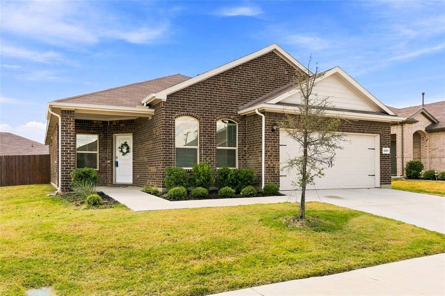 Property photo for 5201 Petal Meadows Drive, Fort Worth, TX