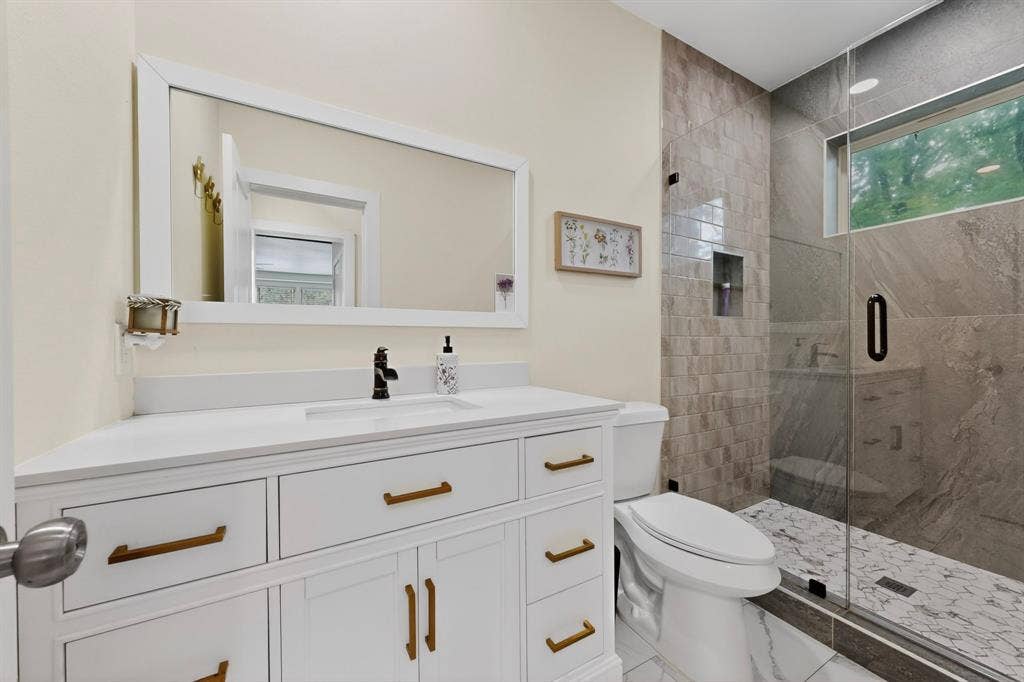 121 Elk Cove Drive, Mabank, TX 75156 121 Elk Cove Drive, Mabank, TX 75156