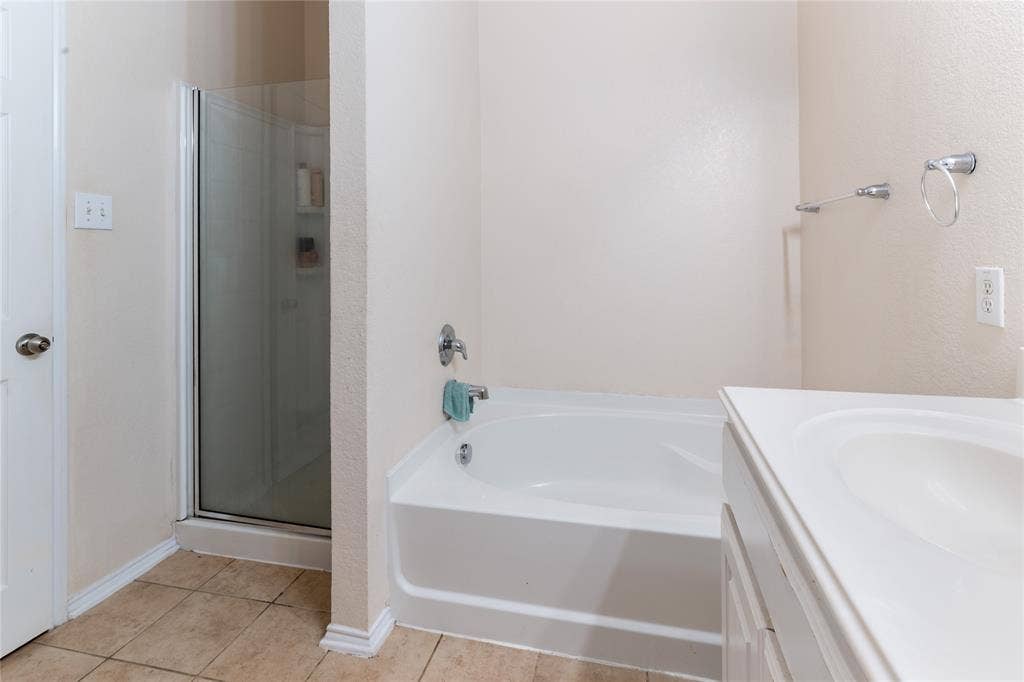 476 Paddle Drive, Crowley, TX 76036 476 Paddle Drive, Crowley, TX 76036