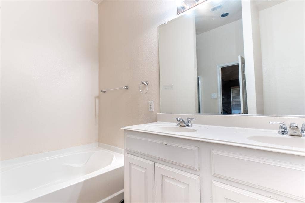 476 Paddle Drive, Crowley, TX 76036 476 Paddle Drive, Crowley, TX 76036