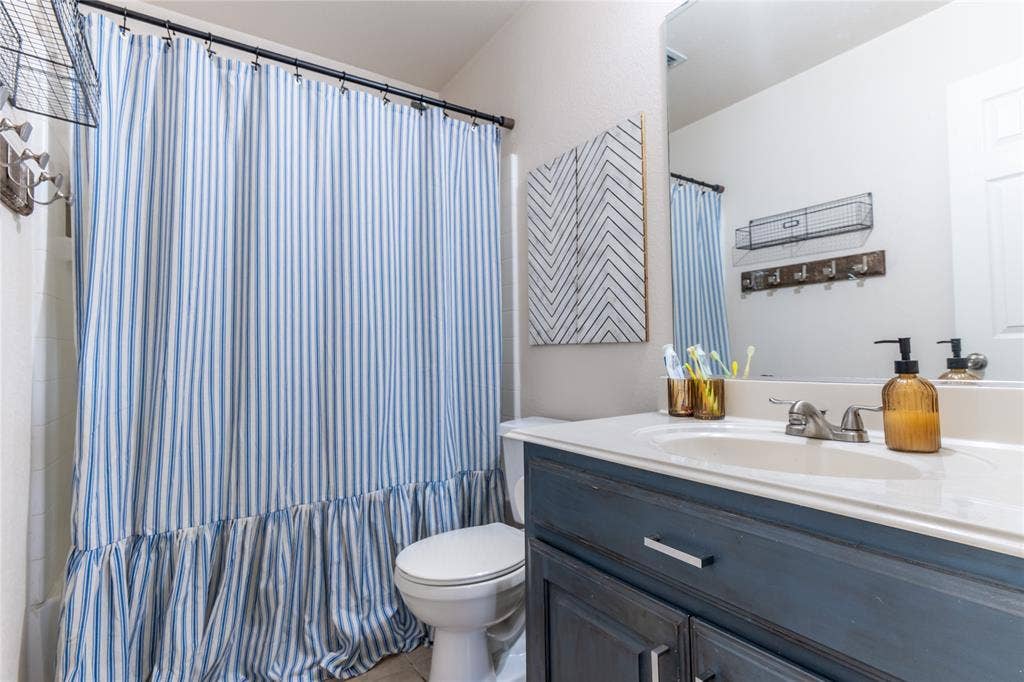 476 Paddle Drive, Crowley, TX 76036 476 Paddle Drive, Crowley, TX 76036