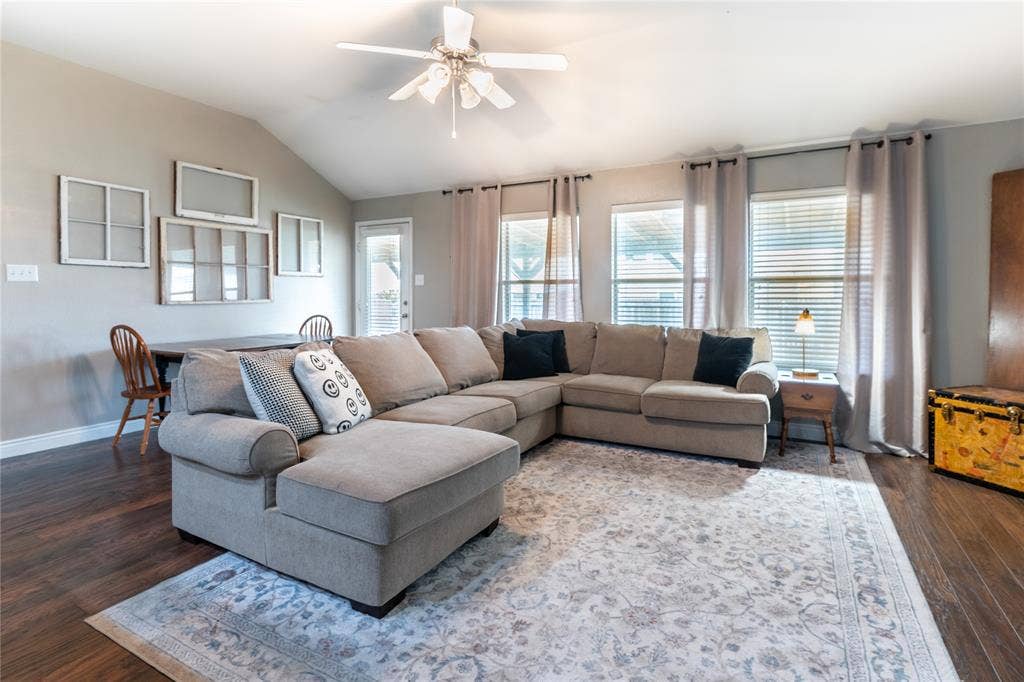 476 Paddle Drive, Crowley, TX 76036 476 Paddle Drive, Crowley, TX 76036