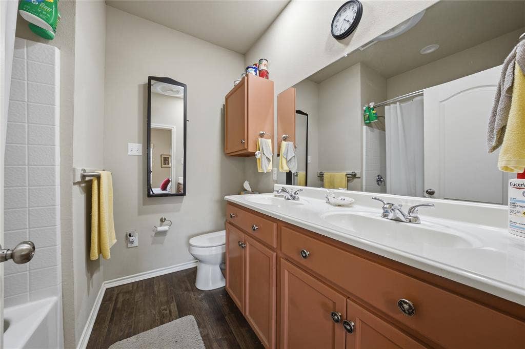 305 Breaux Lane, Mabank, TX 75147