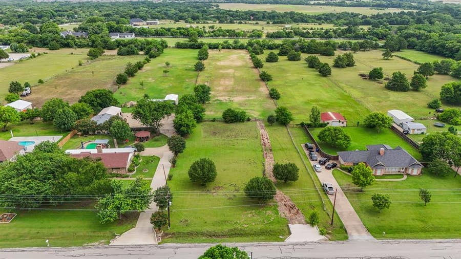 Property photo for 222 Lariat Trail, Ovilla, TX