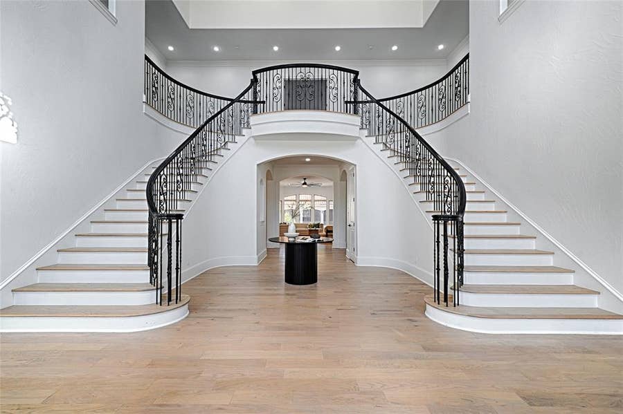 Property photo for 6301 Churchill Way, Dallas, TX