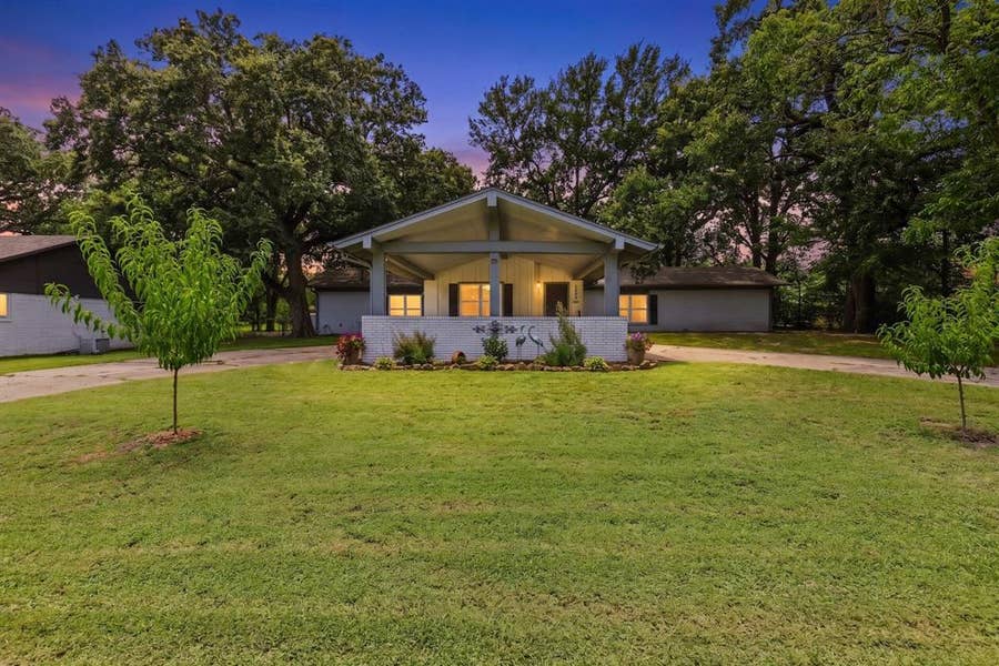 Property photo for 3007 Tanglewood Drive, Commerce, TX
