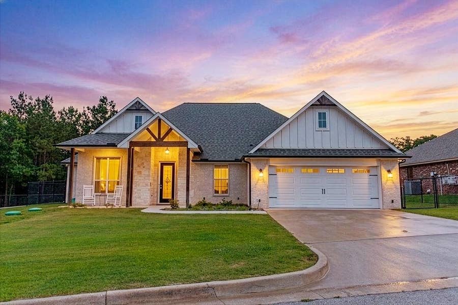 Property photo for 24058 Sun Ridge Road, Lindale, TX